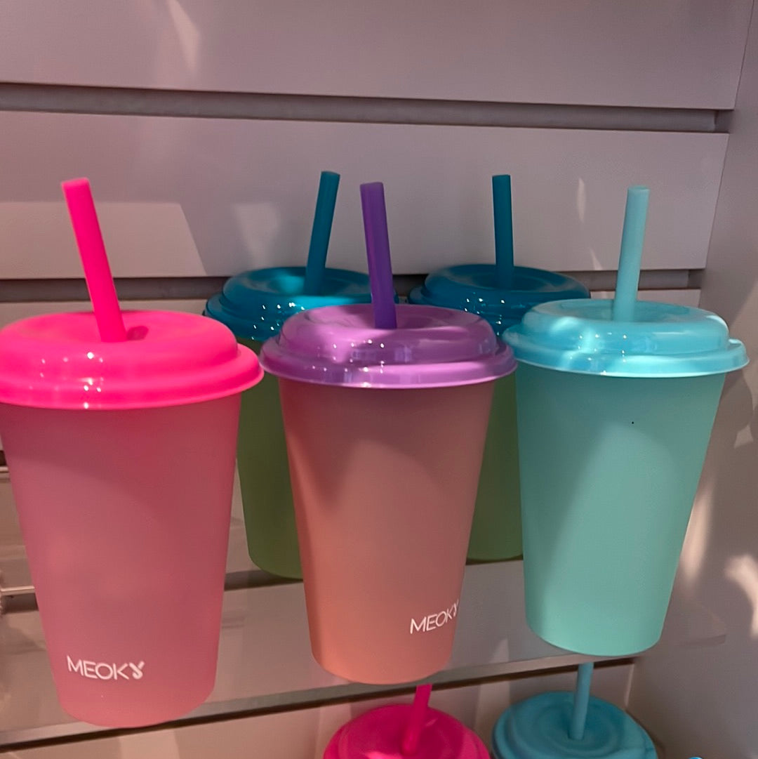 Color change cup, with lid and straw (includes single color monogram)